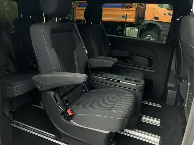 Mercedes-Benz V 220