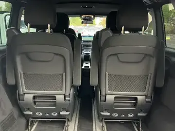 Mercedes-Benz V 220