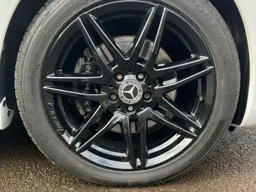 Mercedes-Benz V 220