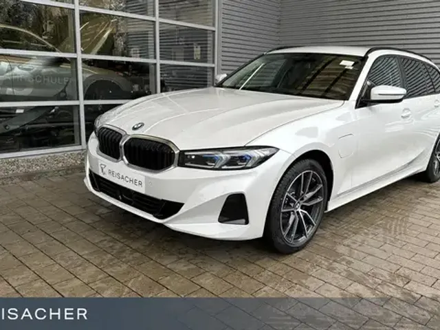 BMW 330
