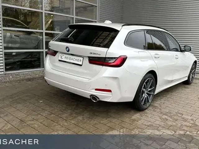 BMW 330