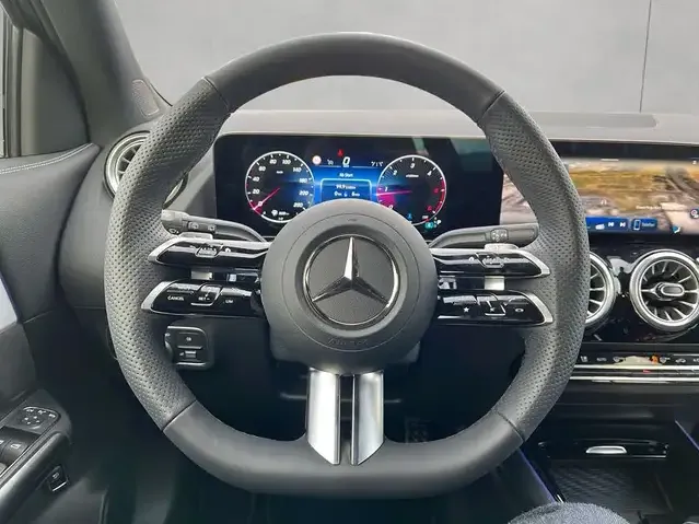 Mercedes-Benz GLA 180