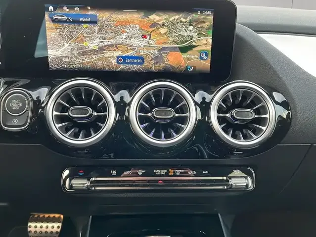 Mercedes-Benz GLA 180