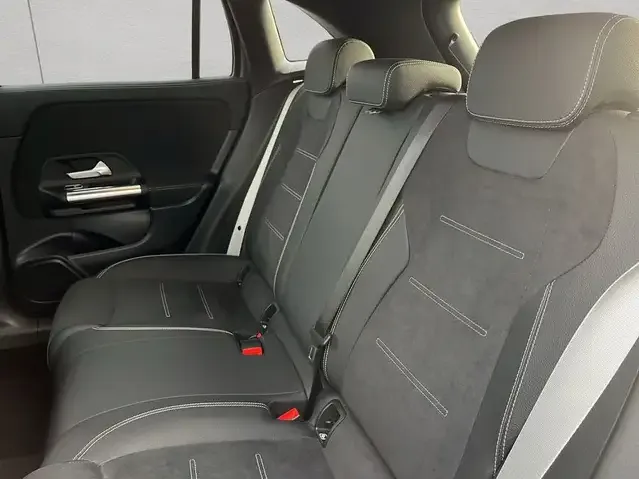 Mercedes-Benz GLA 180