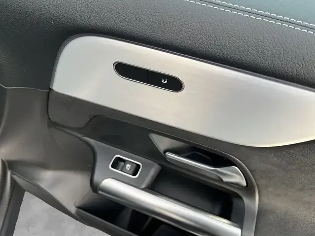 Mercedes-Benz GLA 180