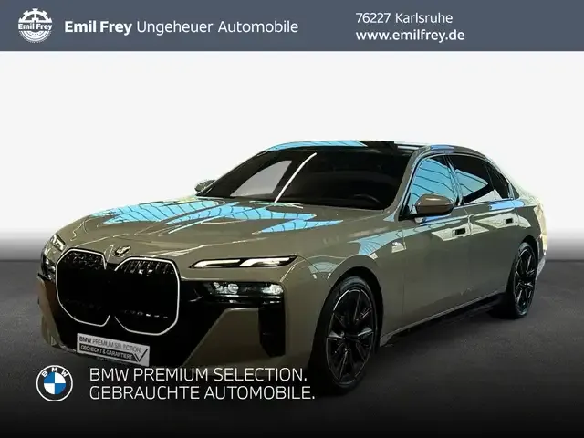 BMW i7