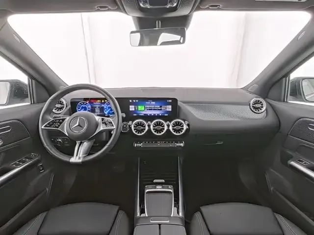 Mercedes-Benz EQA 300