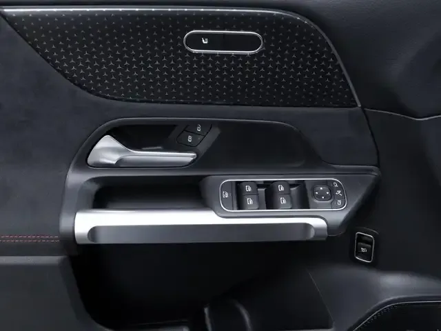 Mercedes-Benz GLB 220