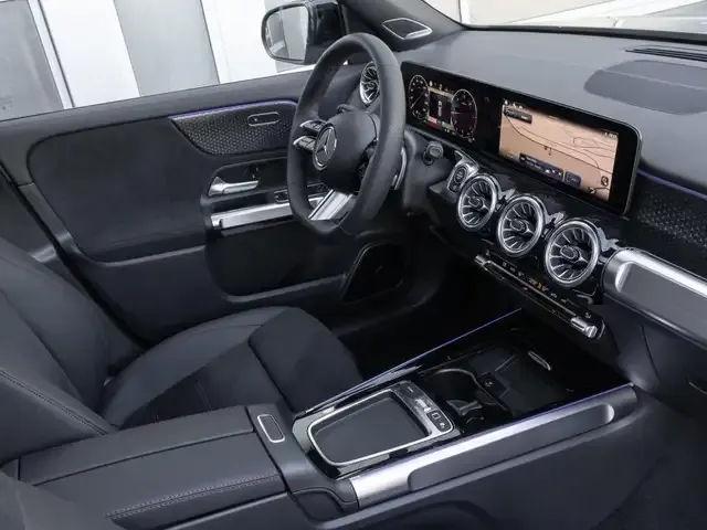 Mercedes-Benz GLB 220