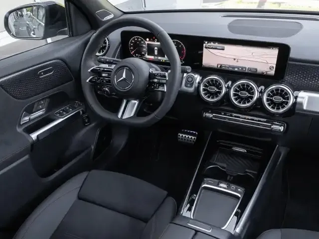 Mercedes-Benz GLB 220