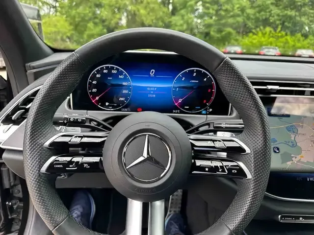 Mercedes-Benz E 220