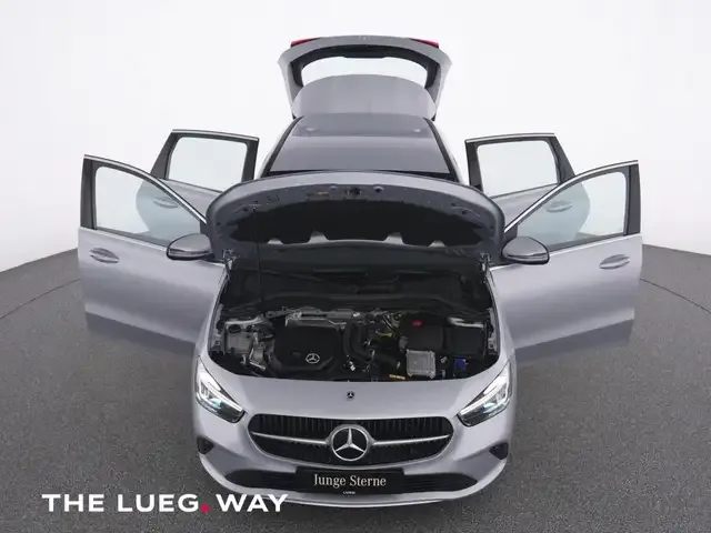Mercedes-Benz B 180