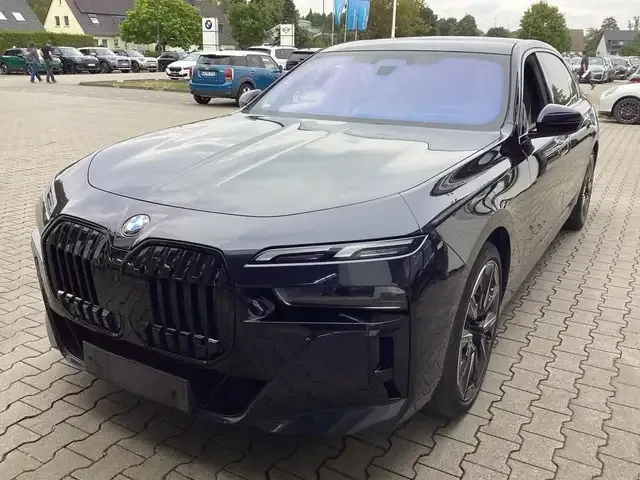 BMW 740