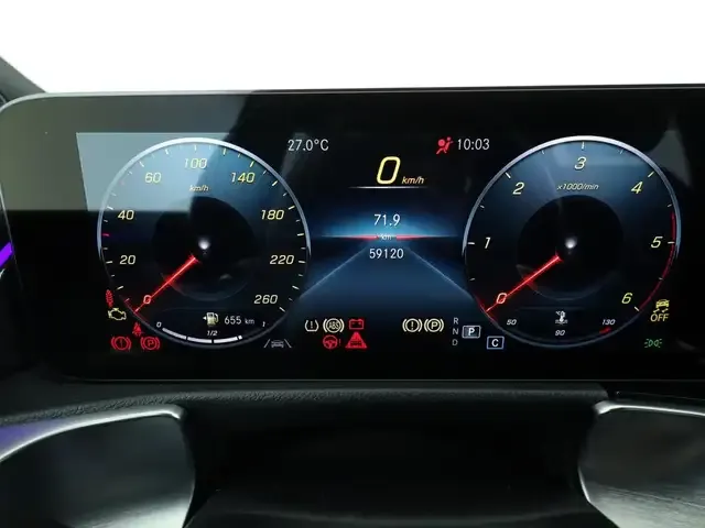 Mercedes-Benz GLB 220