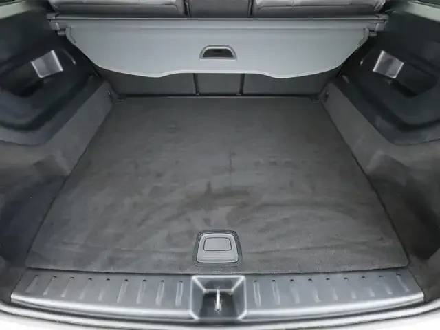 Mercedes-Benz GLB 220