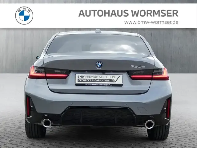 BMW 330