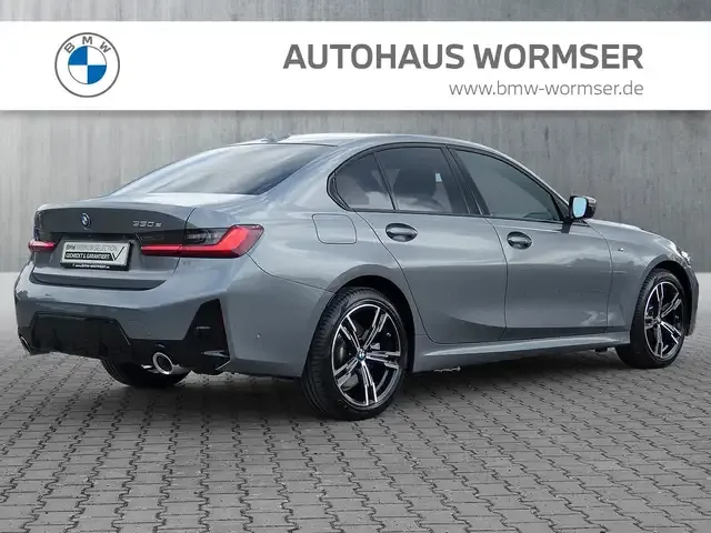 BMW 330