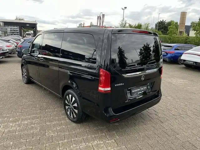 Mercedes-Benz V 250
