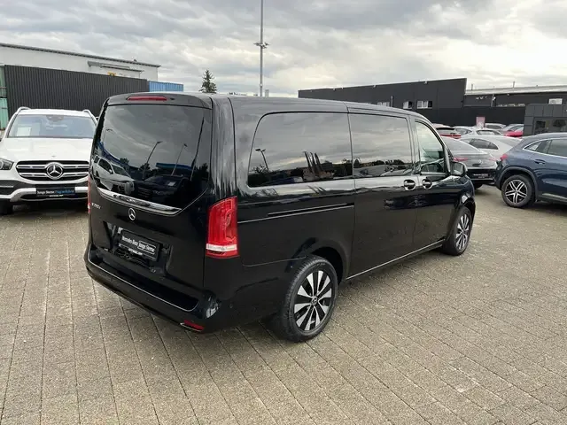 Mercedes-Benz V 250