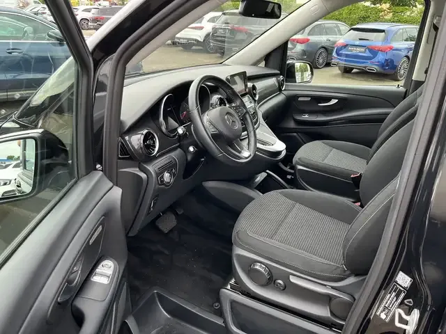 Mercedes-Benz V 250