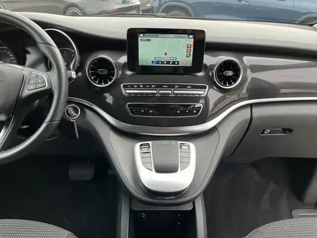 Mercedes-Benz V 250