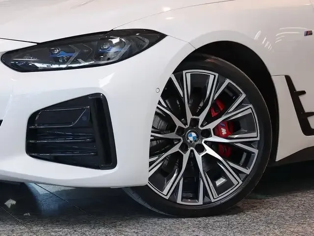 BMW 440