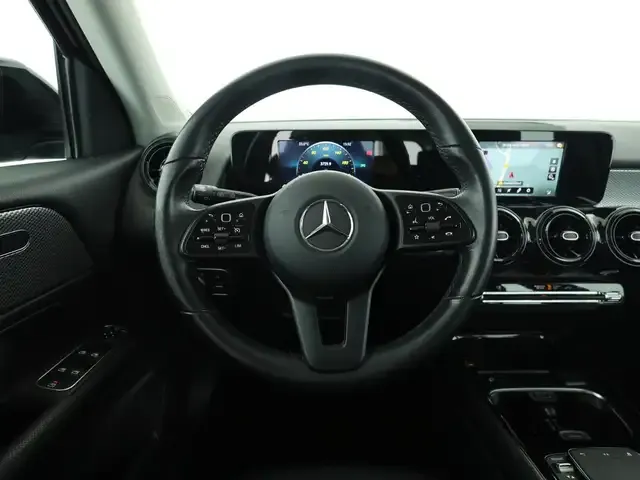 Mercedes-Benz GLB 200