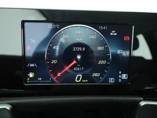 Mercedes-Benz GLB 200