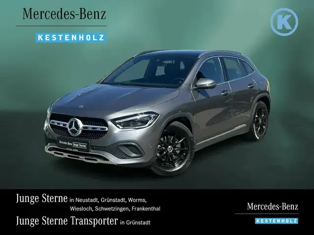 Mercedes-Benz GLA 220