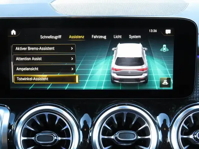 Mercedes-Benz EQB 300