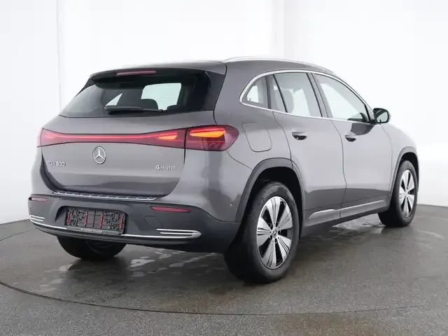 Mercedes-Benz EQA 300