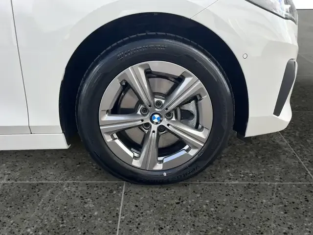 BMW 223