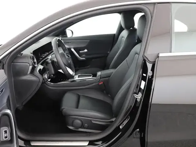 Mercedes-Benz CLA 220