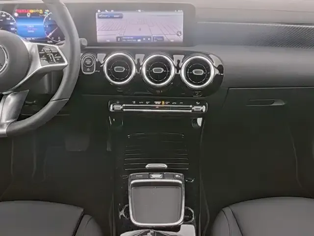 Mercedes-Benz CLA 220
