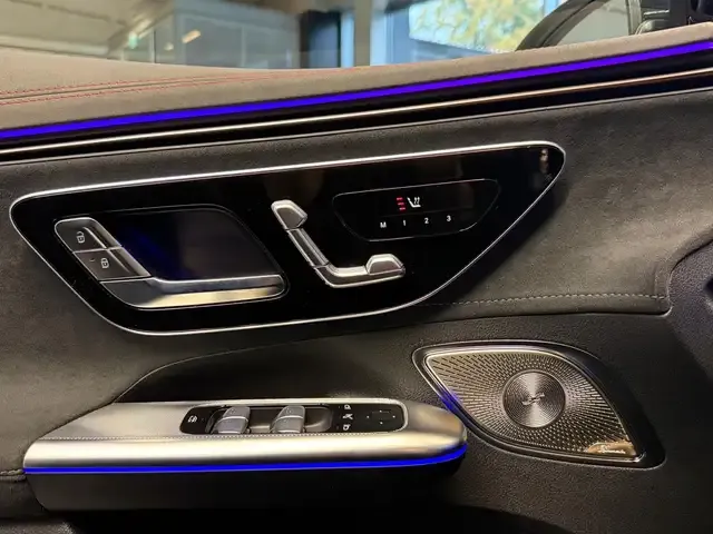Mercedes-Benz EQE 300