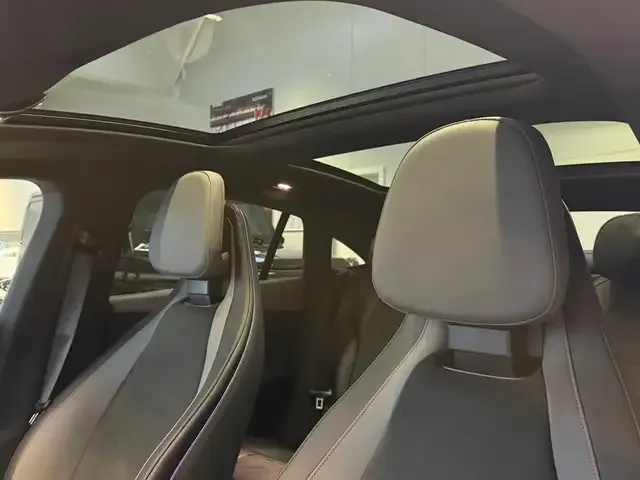 Mercedes-Benz EQE 300