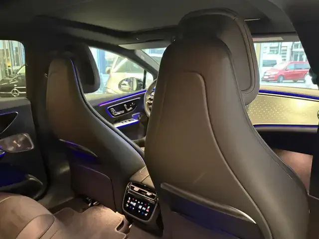 Mercedes-Benz EQE 300