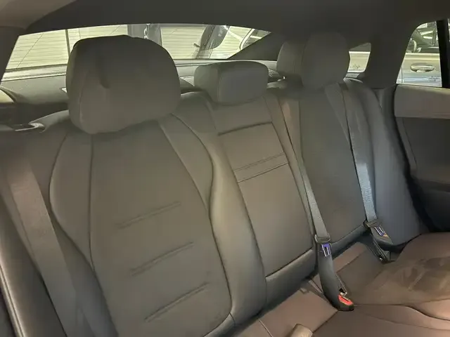 Mercedes-Benz EQE 300