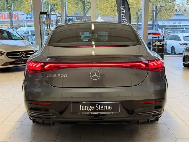 Mercedes-Benz EQE 300