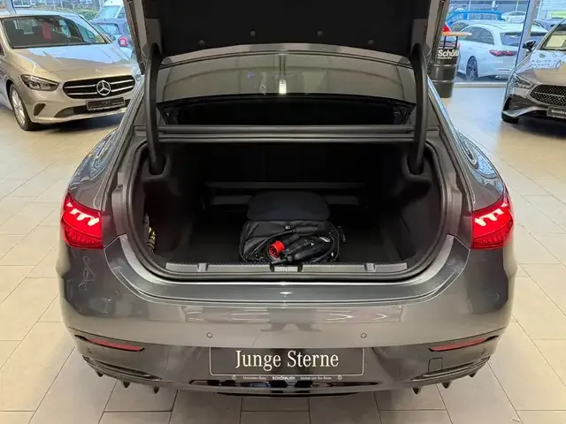 Mercedes-Benz EQE 300