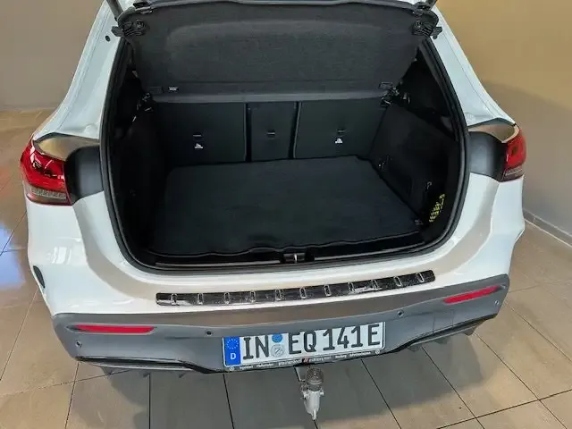 Mercedes-Benz EQA 300