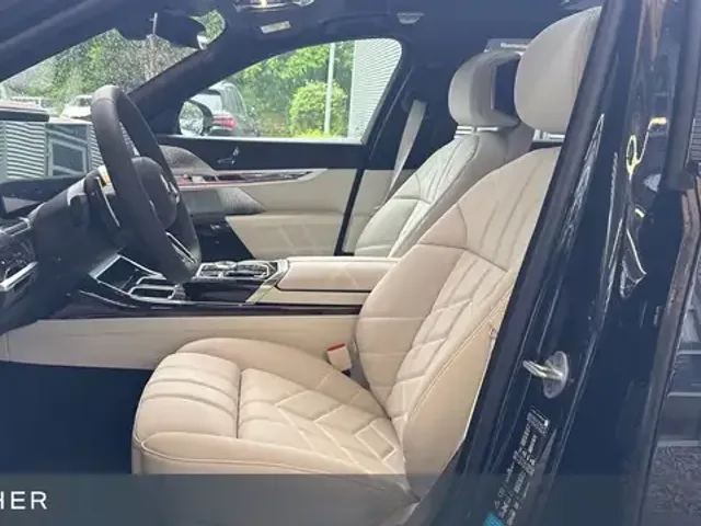 BMW 740