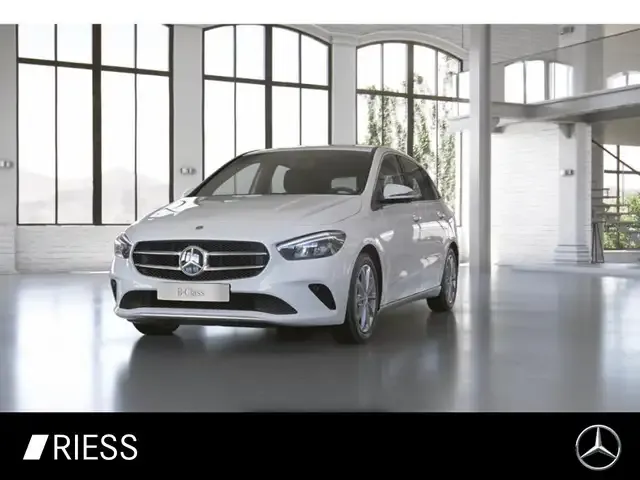 Mercedes-Benz B 180