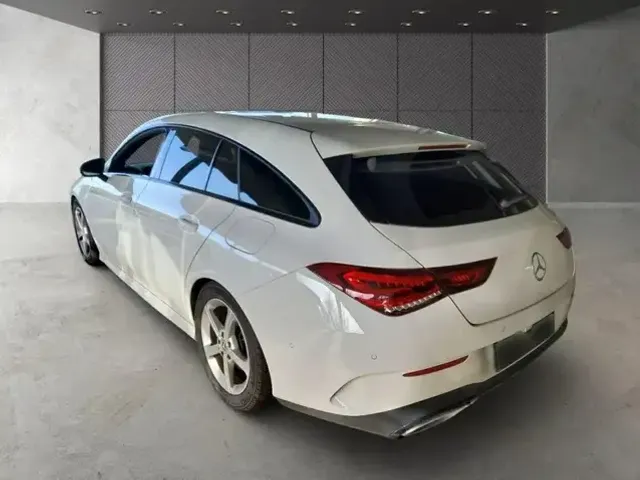 Mercedes-Benz CLA 200