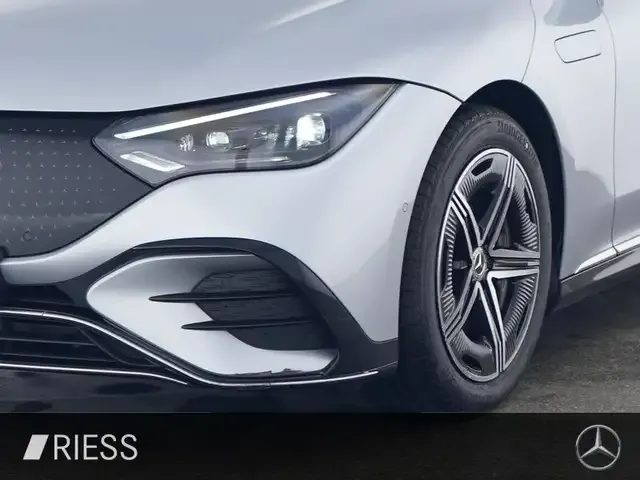 Mercedes-Benz EQE 300