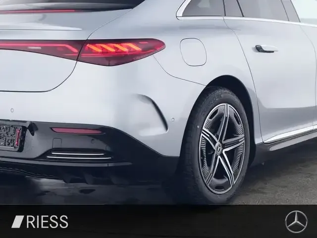 Mercedes-Benz EQE 300