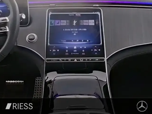 Mercedes-Benz EQE 300