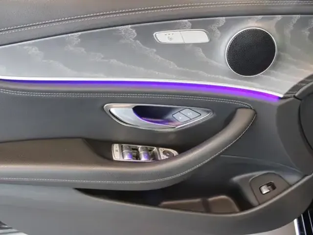 Mercedes-Benz E 400