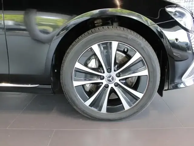 Mercedes-Benz E 400