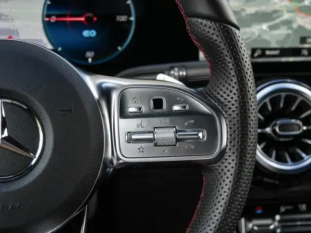 Mercedes-Benz EQB 300